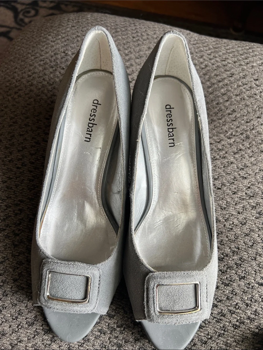 Dressbarn Silver Gray Suede Peep-Toe Pumps with Buckle Sz 8
